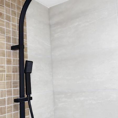 L'AppartE Black Superbe Appartement Pop ! Безансон Екстериор снимка