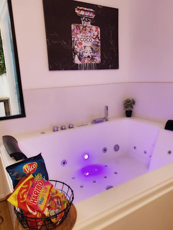 L'AppartE Black Superbe Appartement Pop ! Безансон Екстериор снимка