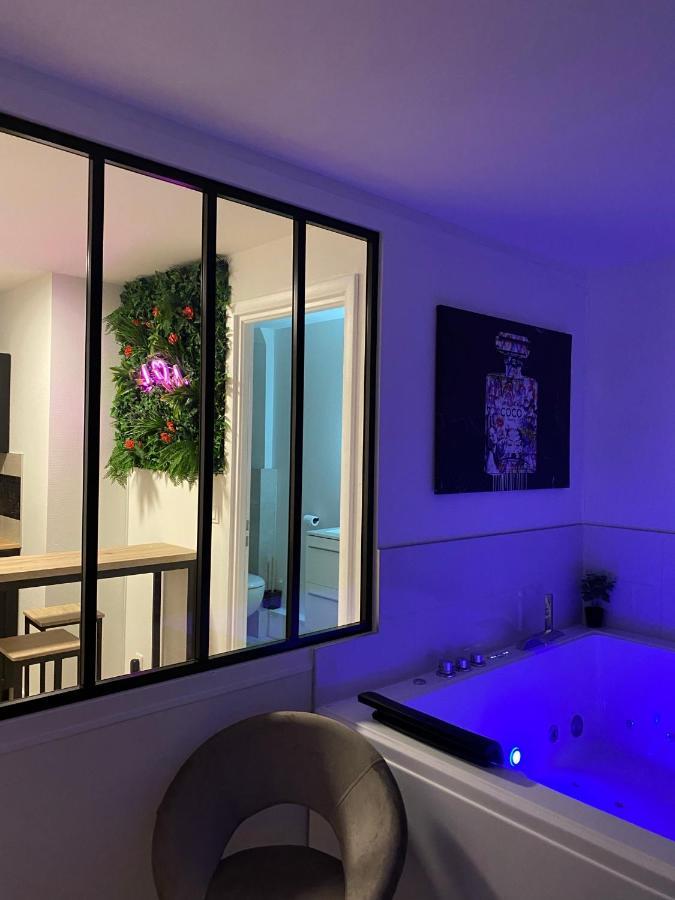 L'AppartE Black Superbe Appartement Pop ! Безансон Екстериор снимка